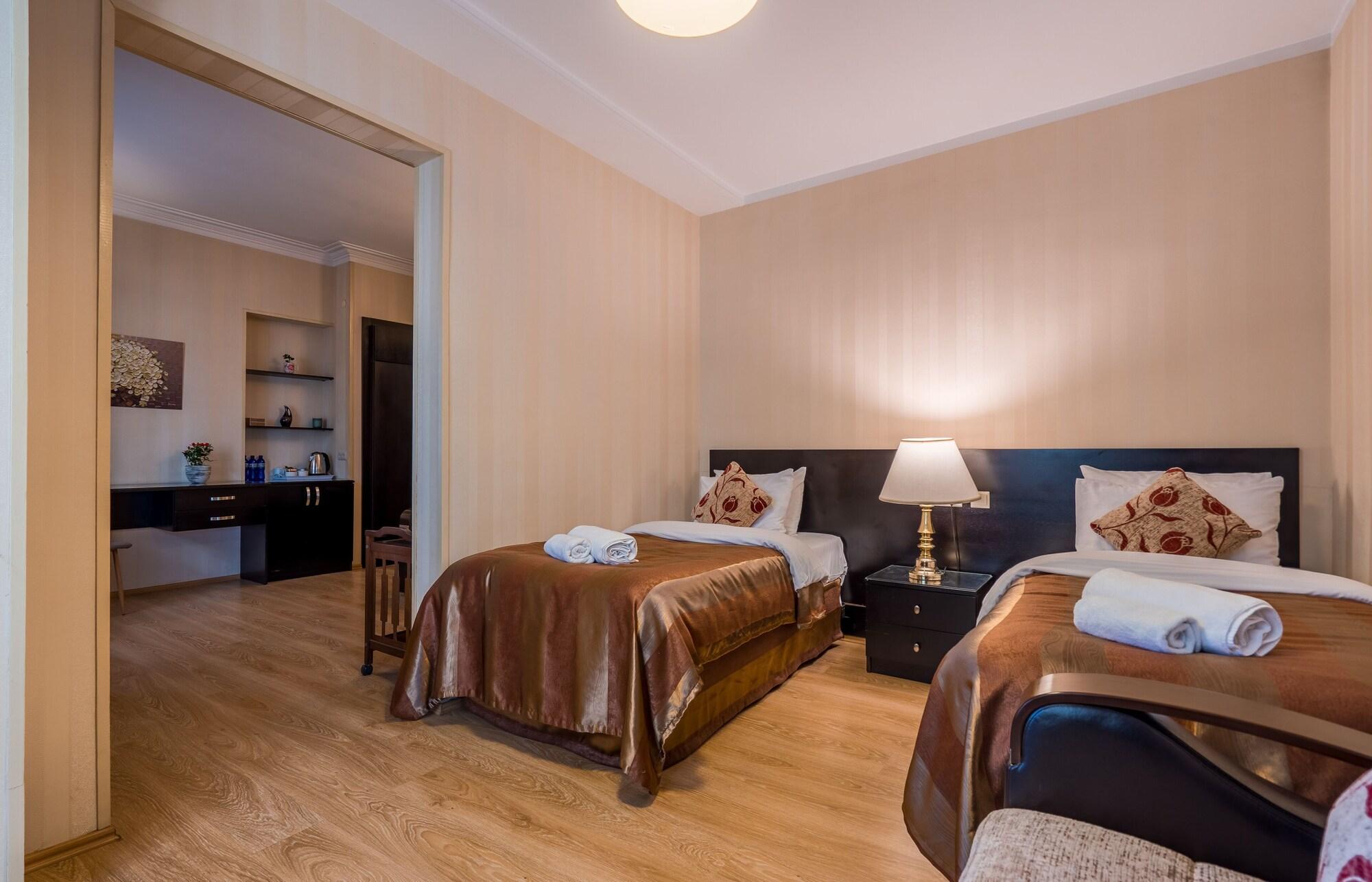 Iliani Hotel Tbilisi Buitenkant foto