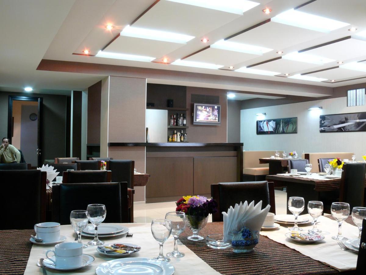 Iliani Hotel Tbilisi Buitenkant foto