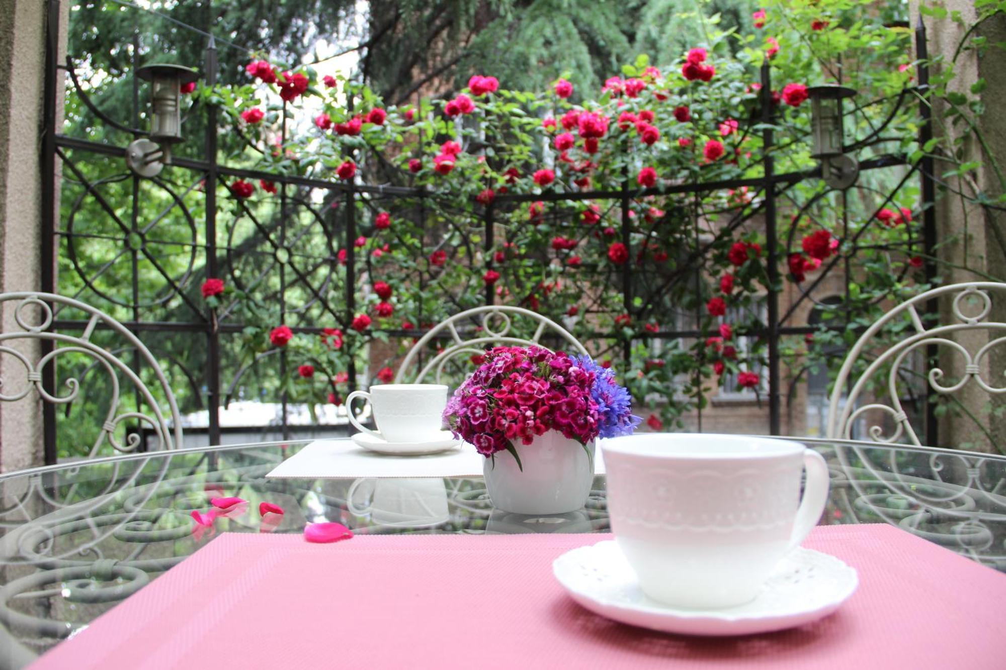 Iliani Hotel Tbilisi Buitenkant foto