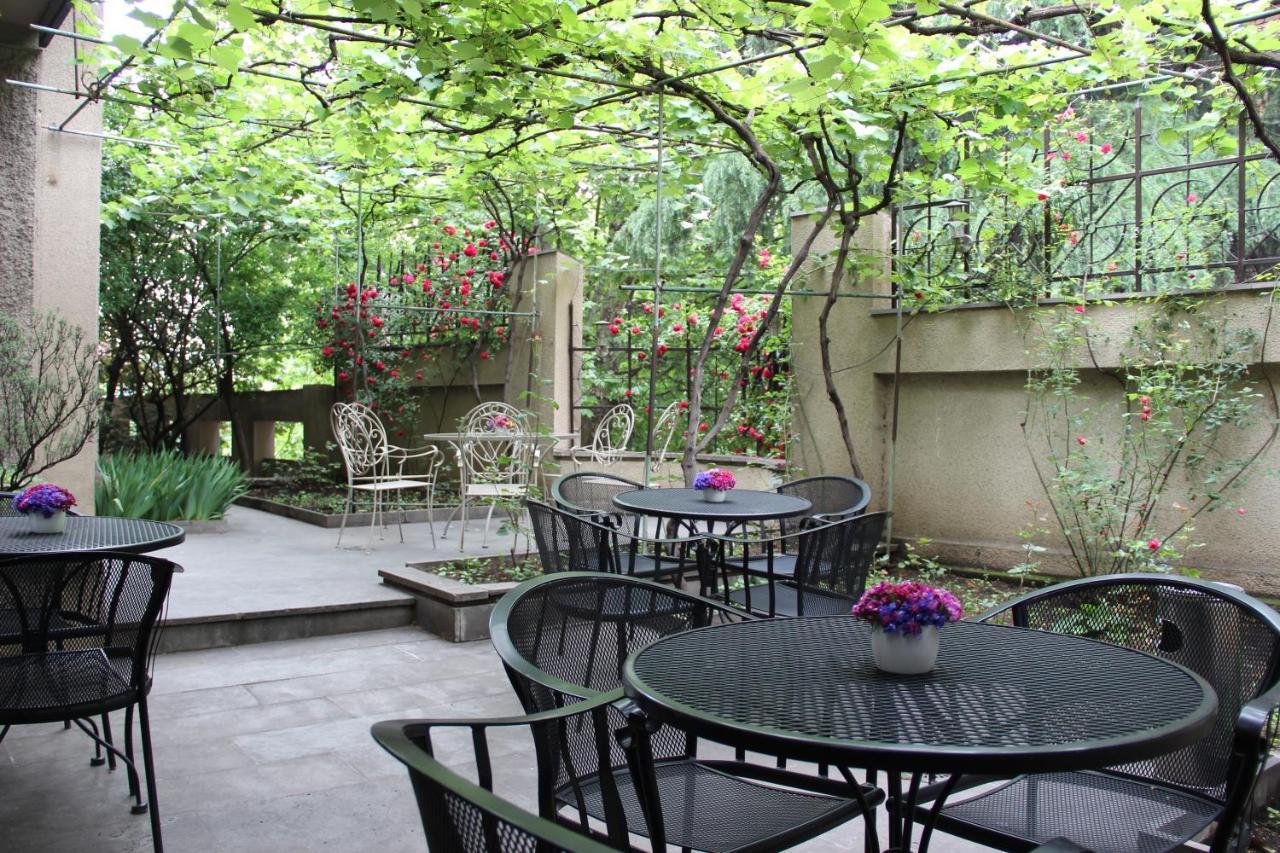 Iliani Hotel Tbilisi Buitenkant foto