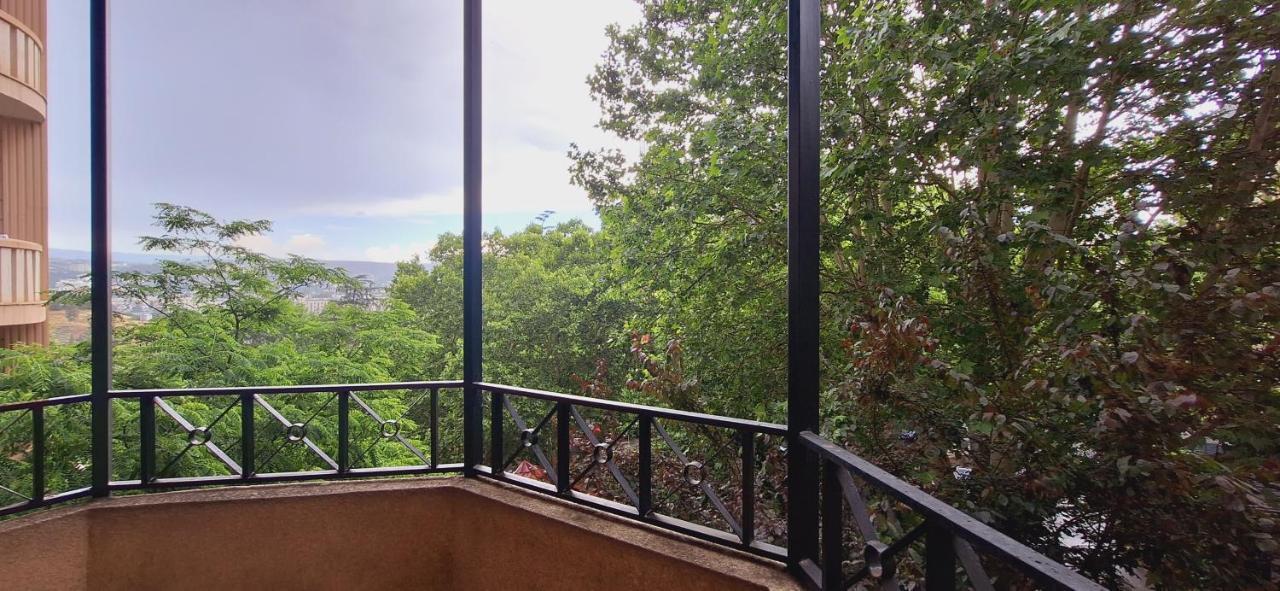 Iliani Hotel Tbilisi Buitenkant foto