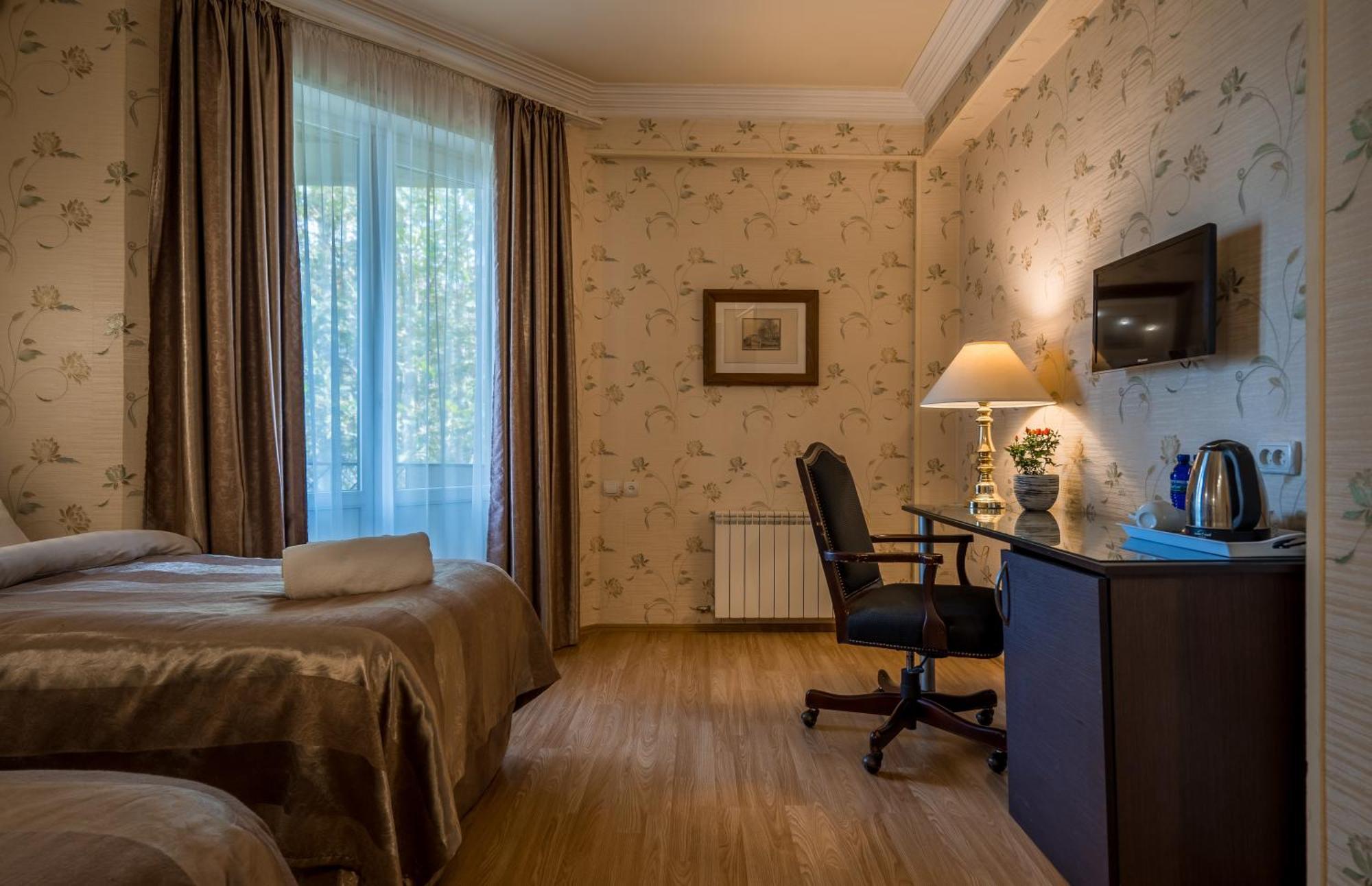 Iliani Hotel Tbilisi Buitenkant foto