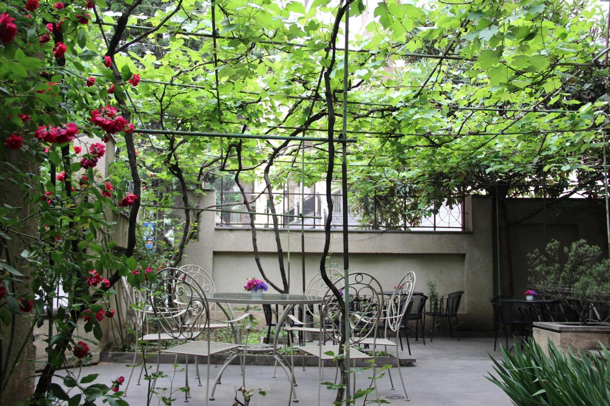 Iliani Hotel Tbilisi Buitenkant foto