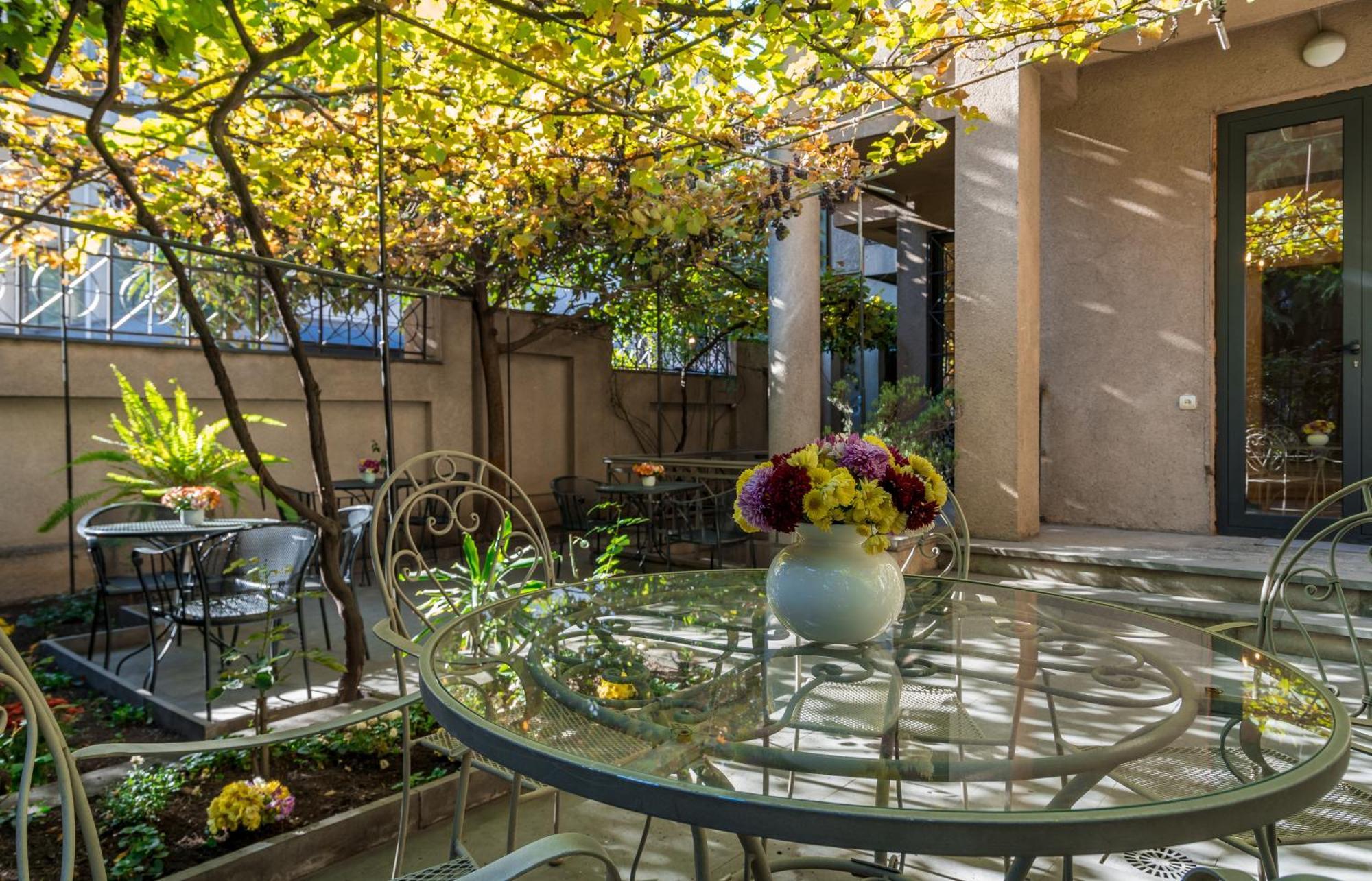 Iliani Hotel Tbilisi Buitenkant foto