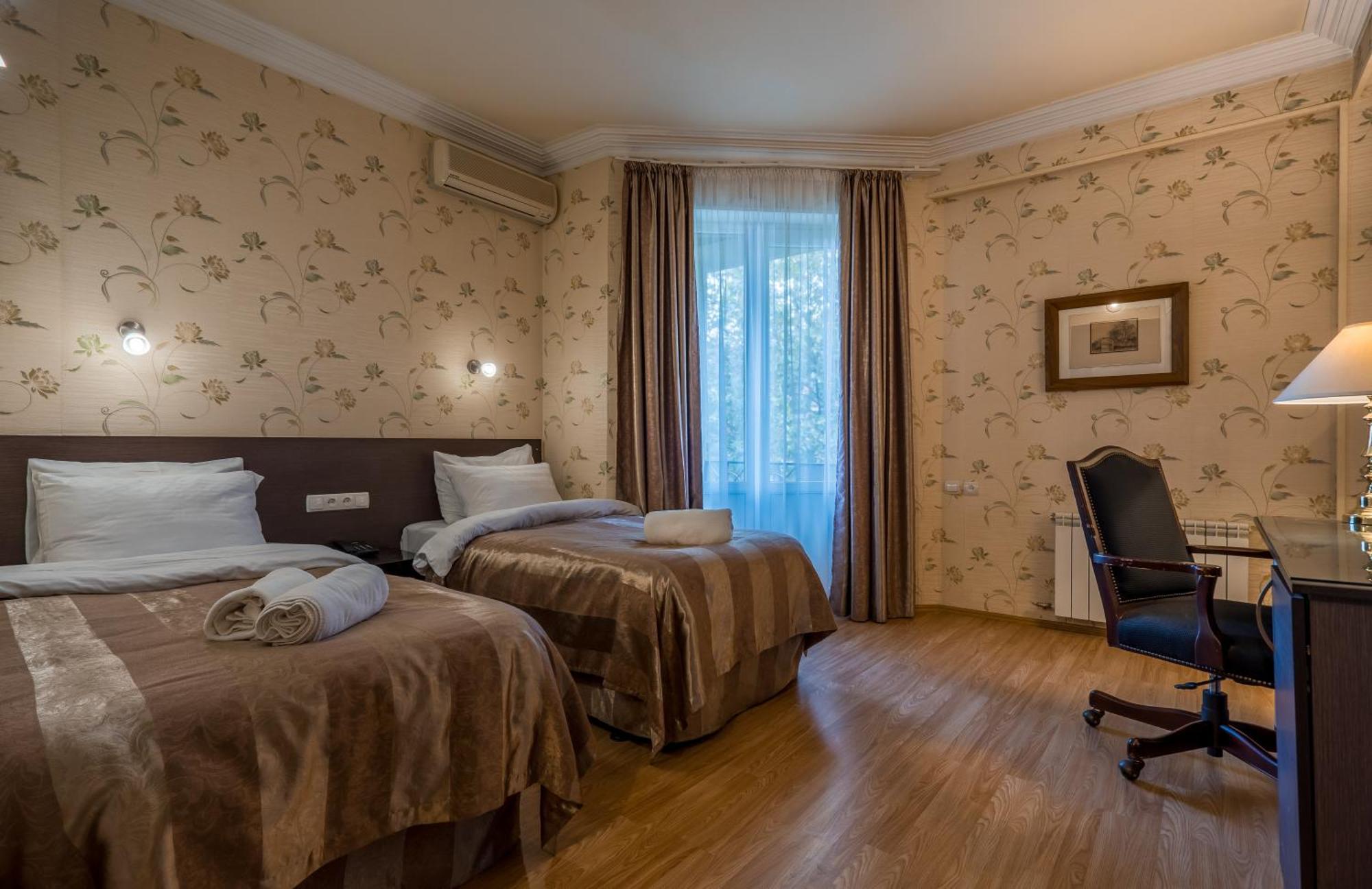 Iliani Hotel Tbilisi Buitenkant foto