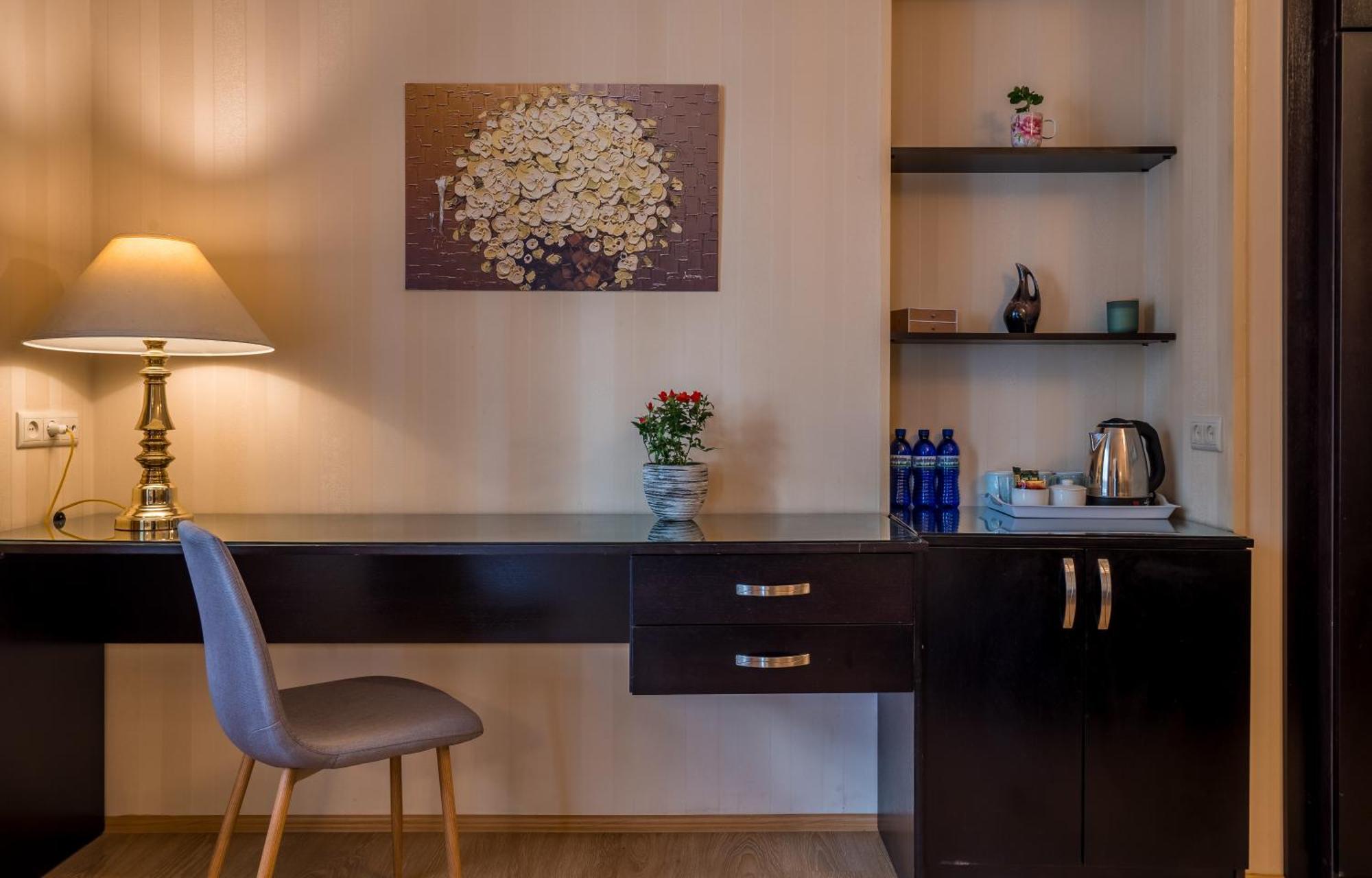 Iliani Hotel Tbilisi Buitenkant foto