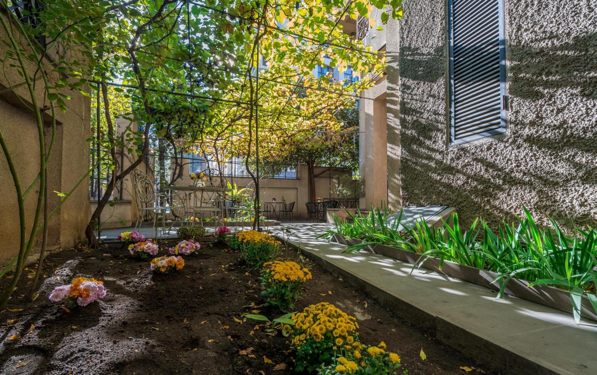 Iliani Hotel Tbilisi Buitenkant foto