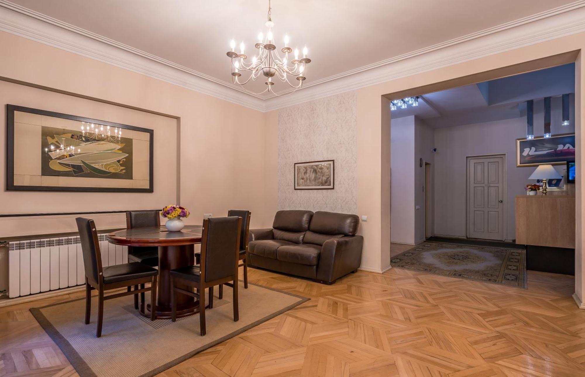 Iliani Hotel Tbilisi Buitenkant foto