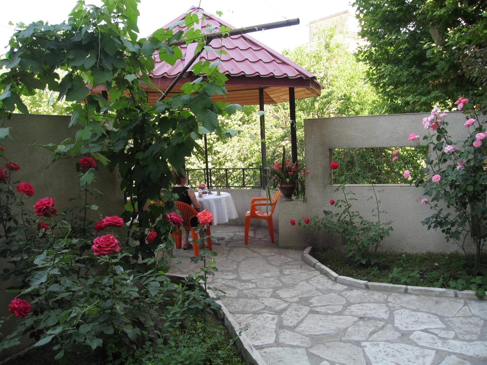 Iliani Hotel Tbilisi Buitenkant foto